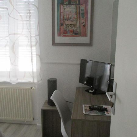 Hotel Du Commerce بو سانت إيستبري المظهر الخارجي الصورة